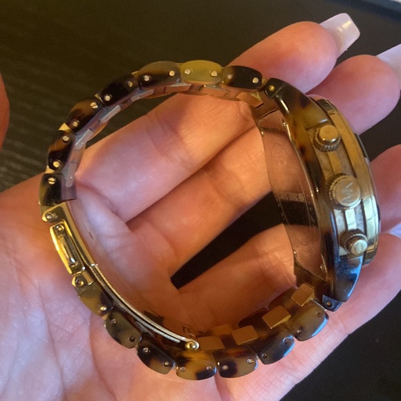 Tortoise shell Michael Kors watch - Picture 3 of 4